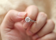 How Lab Diamond Rings Became the It-Girl Accessory