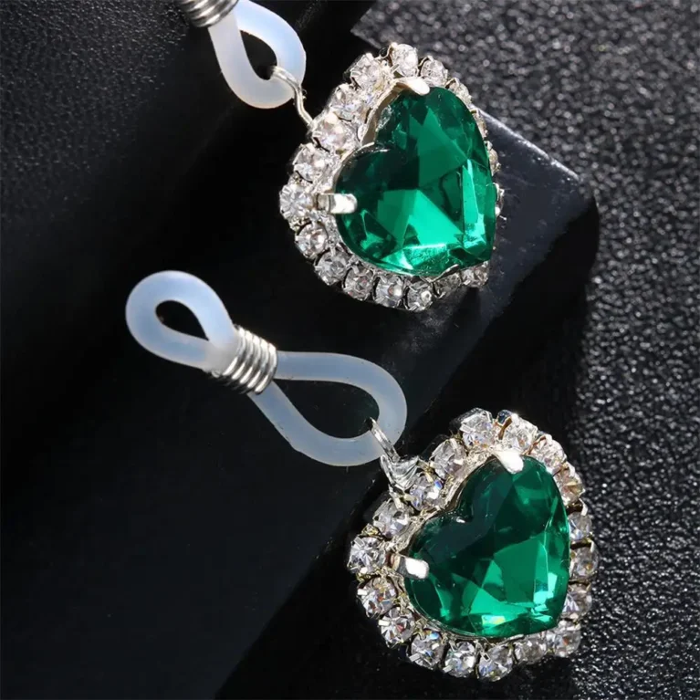 INS 4 Colors Crystal Rhinestone Heart Non-Piercing Nipple Rings Body Jewelry for Women Fake Nipple Clip Ring Dangle Nipple Gift