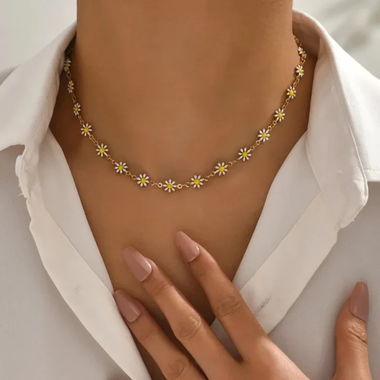 Pendant Flower Daisy Clavicle Chain Necklace Jewelry Decoration Ladies Cute Daisy Neck Chain Flower Alloy Clavicular Chain