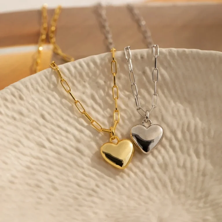 Stainless Steel Love Heart Necklace for Women 2024 New Trendy Lip Chain Simple Pendant Necklace Fashion Jewelry Girl Gifts