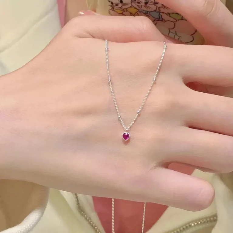 925 Sterling Silver Love Necklace with Simple and Elegant Collarbone Chain Small and Shiny Peach Heart Pendant Wedding Jewelry